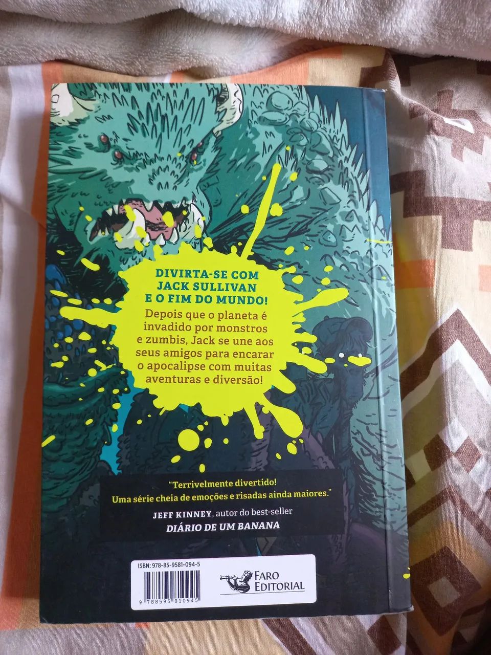 Livro "Os últimos Jovens da terra"  - Foto 2