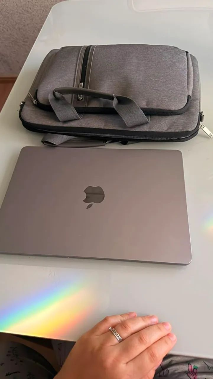 MacBook Air 13 M3 - 13-inch MacBook Air with M3 chip - Space Gray
