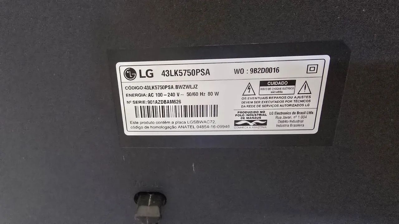 Vendo esta TV smart  LG de 43' polegadas tudo funcionando com controle - Foto 2