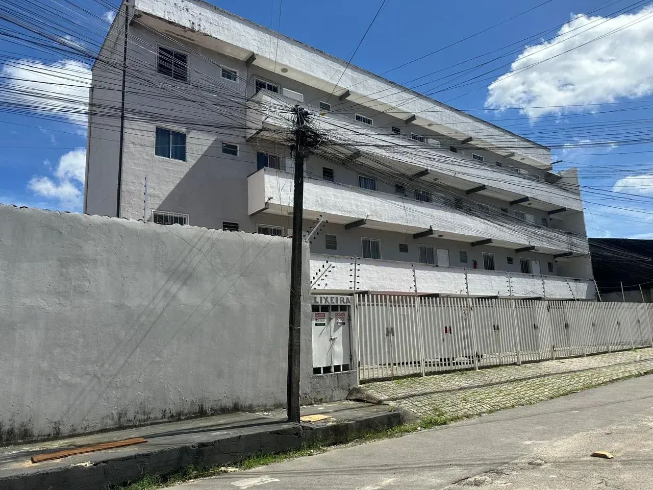 Apartamentos com 30m² para LOCAÇÃO no Montese
