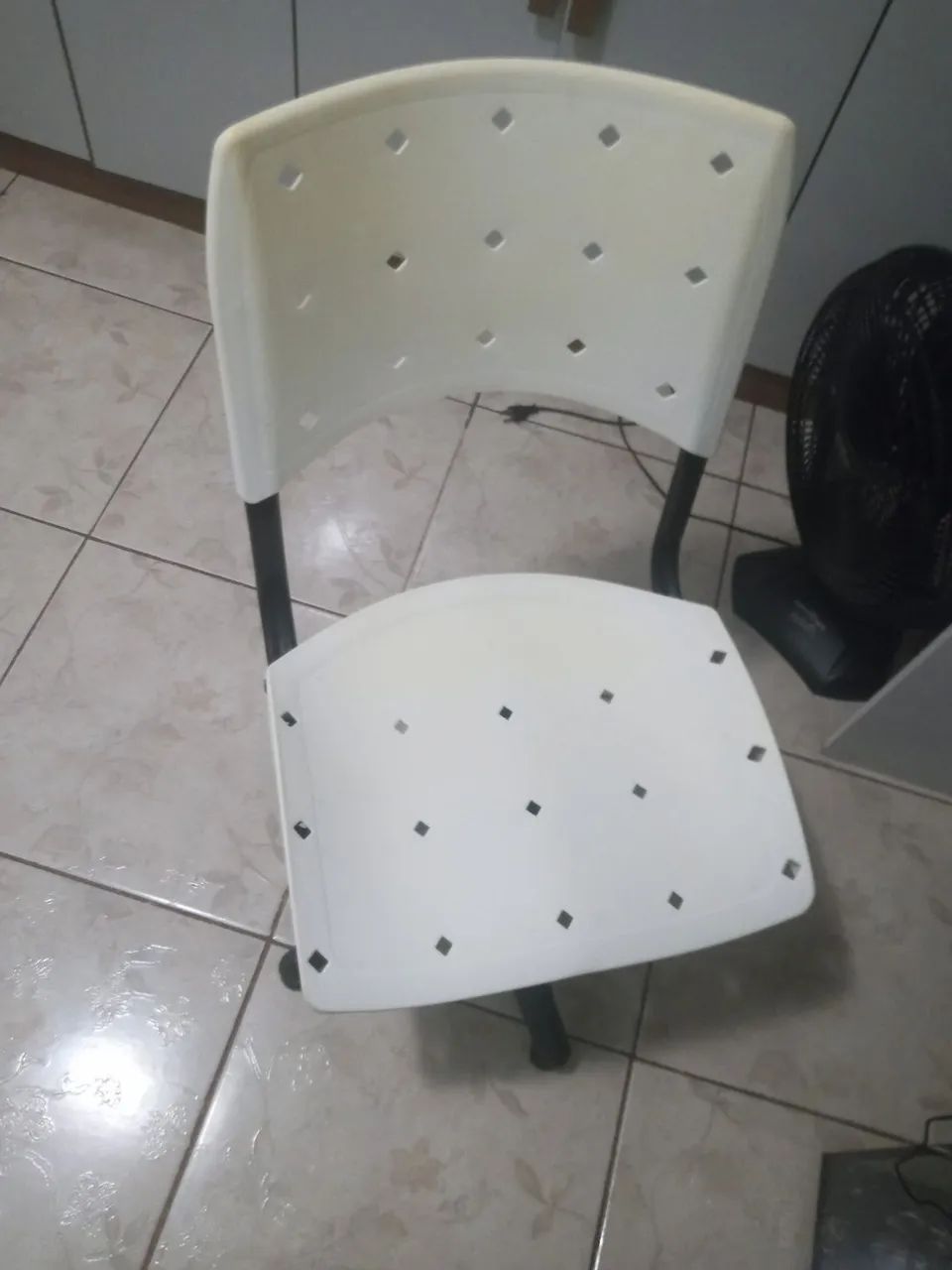 Duas cadeiras uma gamer