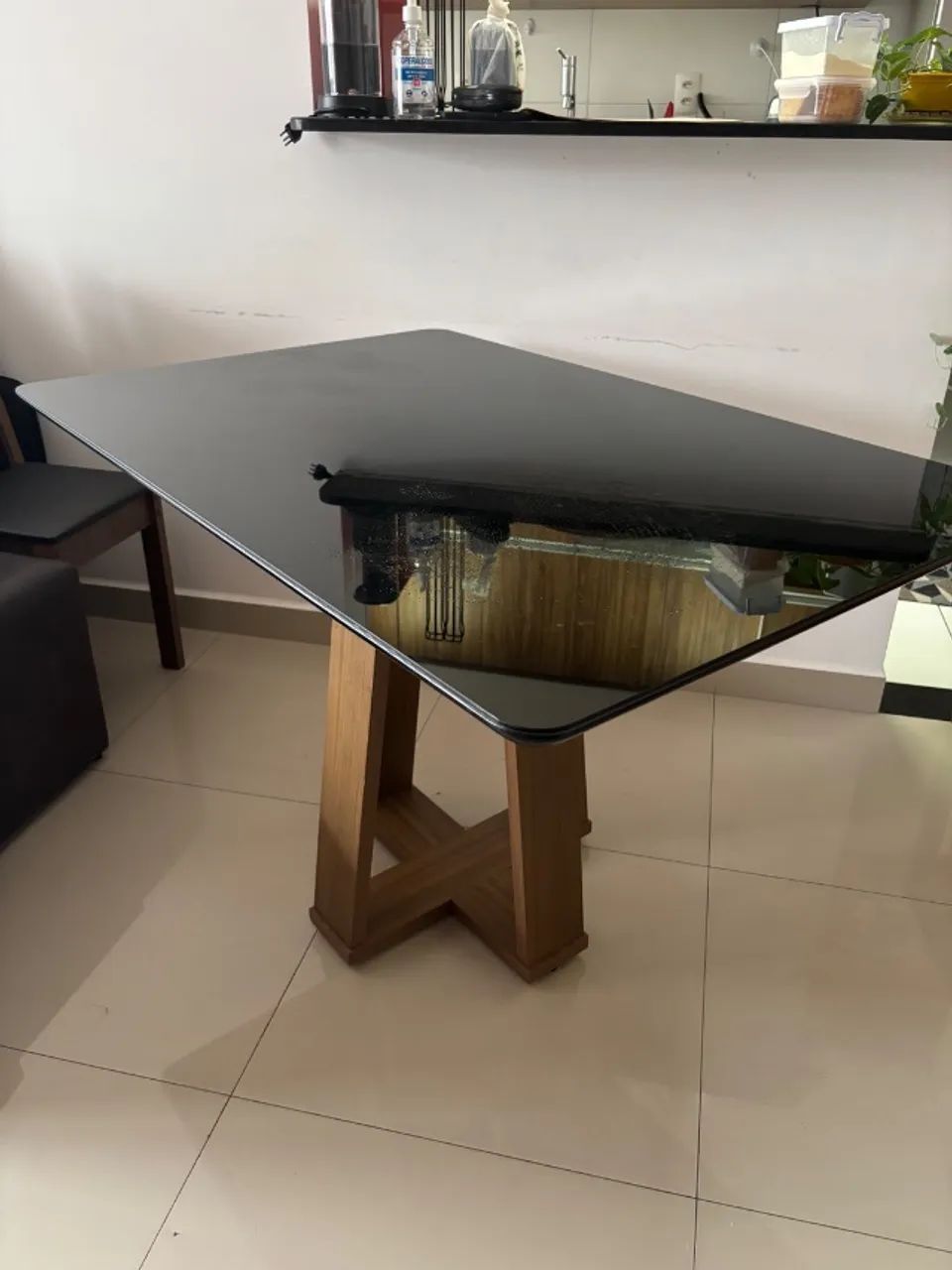 Mesa de jantar com tampo de vidro - Foto 2
