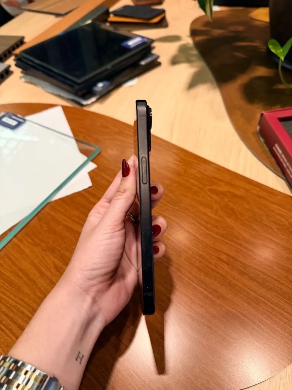 iPhone 15 256Gb - preto  - Foto 5