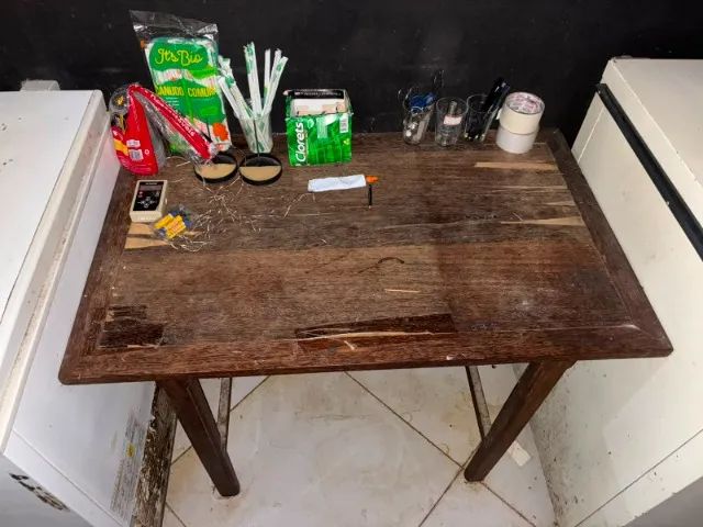 Mesa de madeira rústica
