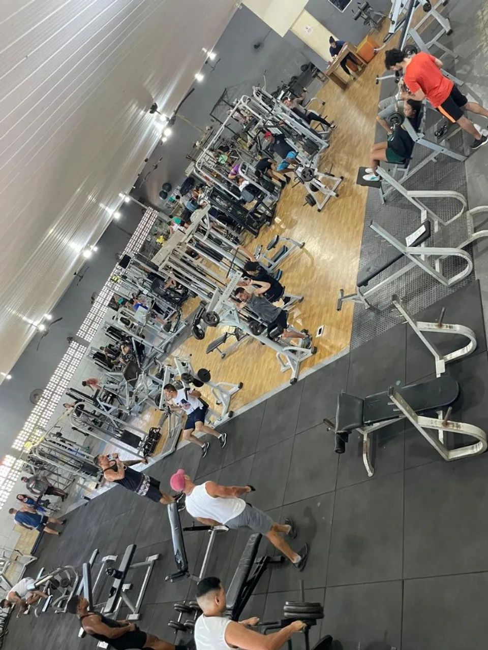 VENDO ACADEMIA COMPLETA - Foto 2