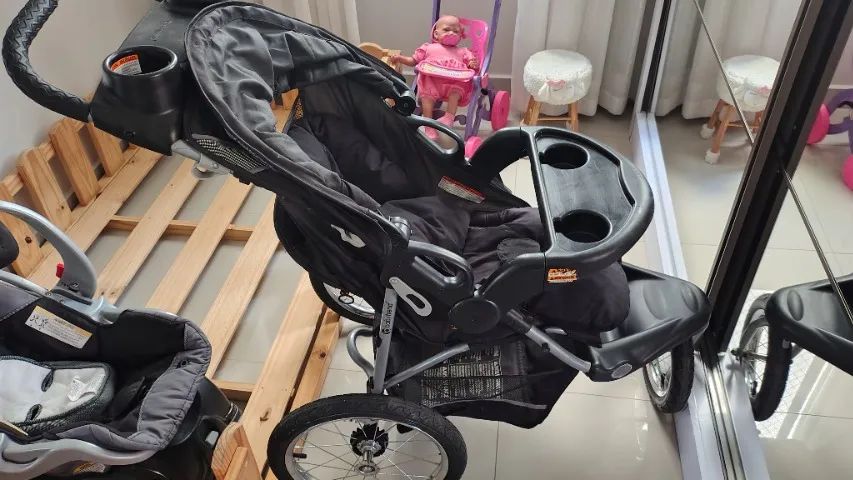 Carrinho de bebê Baby Trend com bebê conforto  - Foto 5