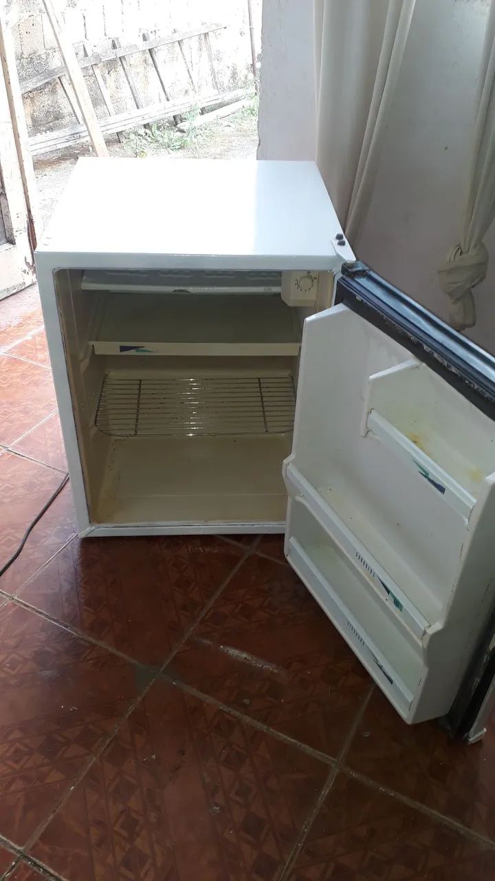 Frigobar Consul 80 litros funcionando perfeitamente.  - Foto 5