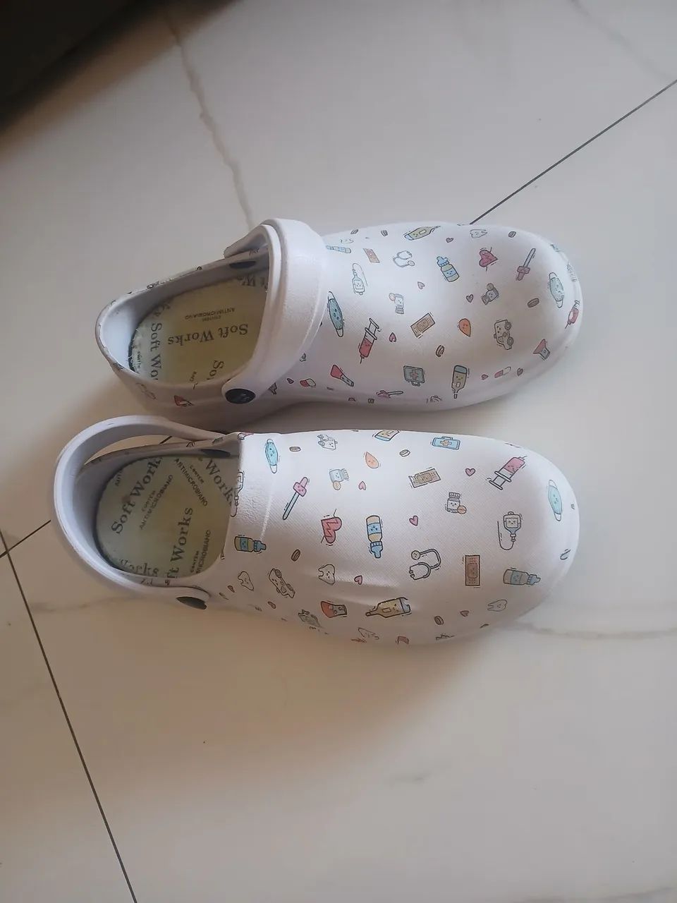 Crocs semi nova  - Foto 2