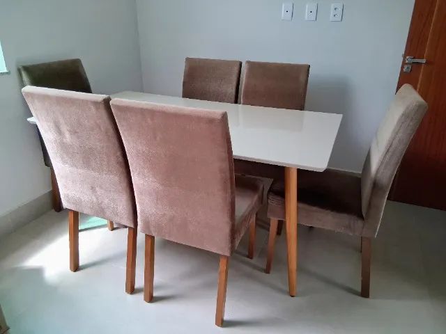 Mesa de jantar com 6 cadeiras