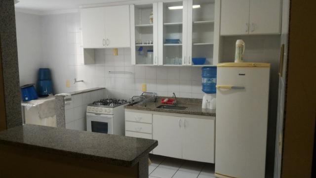 Apt 2 quartos com suite e 2 vagas garagem , no Prédio do shopping Praia Center - Foto 2