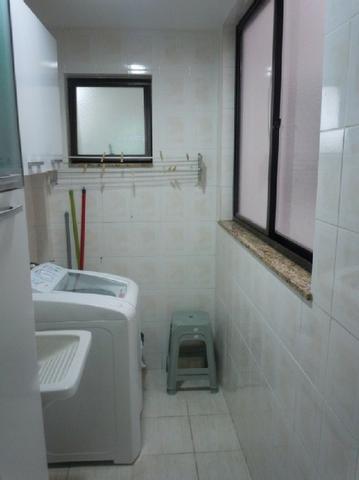 Ótimo Apartamento Com 2 Quartos 1 Suíte, Garagem E Varanda Com Vista Parcial pro mar - Foto 3