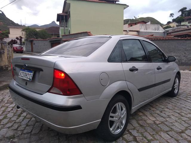 Ford Focus Sedan GLX - Foto 2