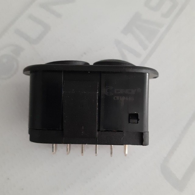 Botão  simples do vidro elétrico. Para: Corsa Antigo. Novo.