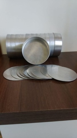 Forma de alumínio com fundo removível 