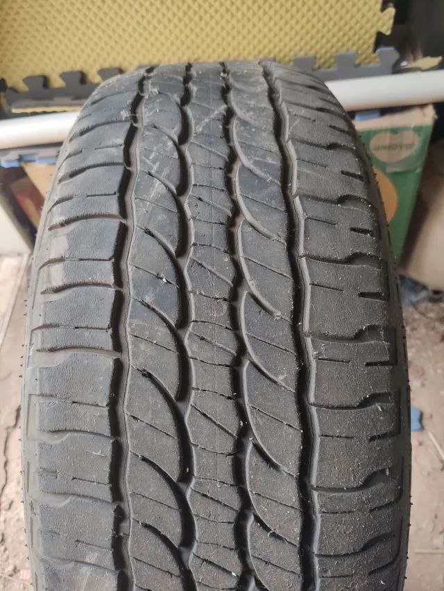 Pneu Michelin 205/60 Aro 16 - R$ 60,00