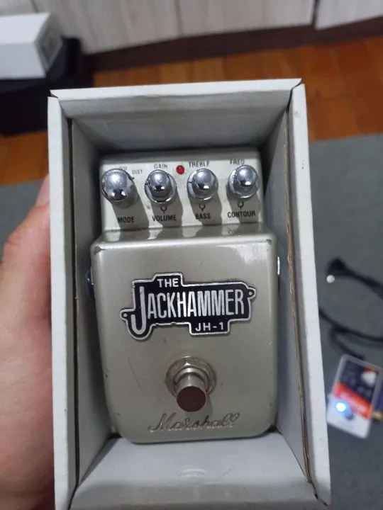 Pedal distorção Jackhammer JH 1 Marshall e Orange Juice Joyo