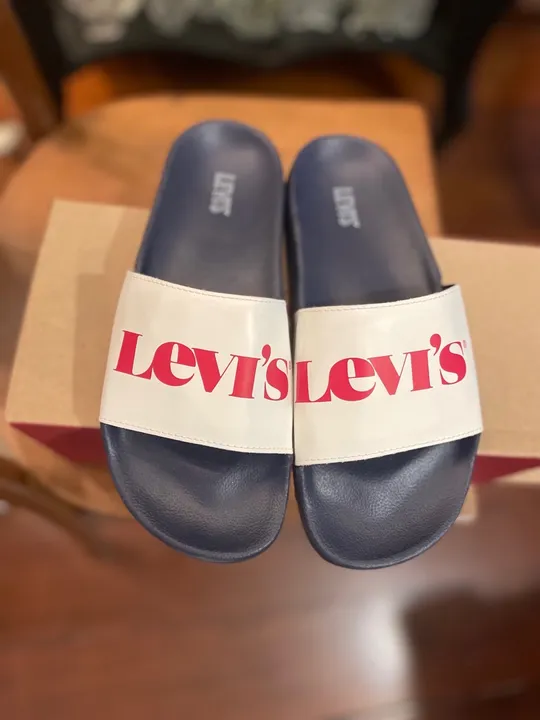 Slide Levi?s tam 37