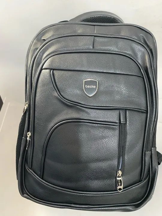 Mochila courino impermeável  e Naylon 