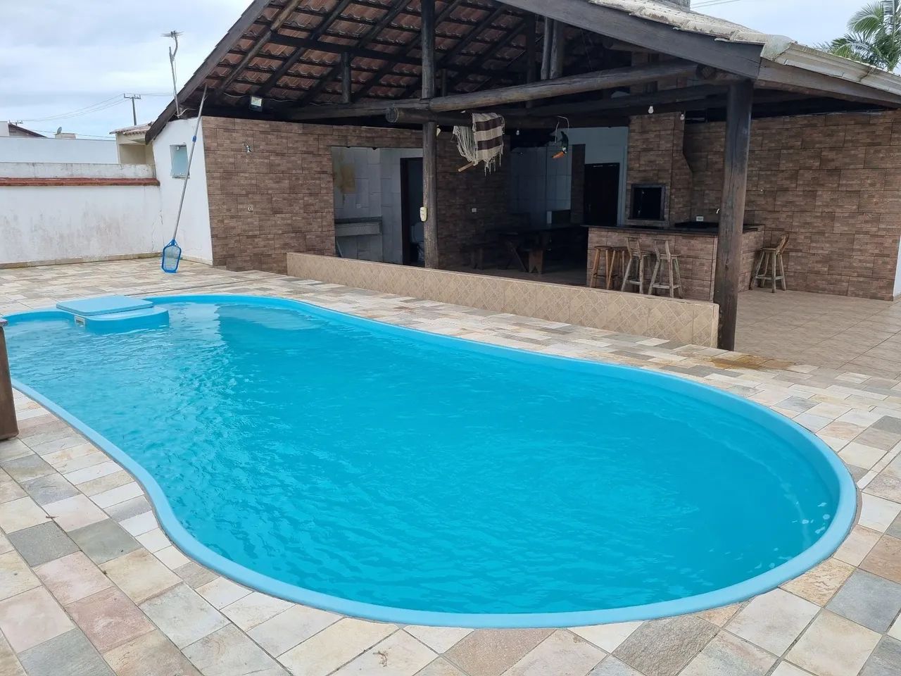 Casa com piscina em Guaratuba 