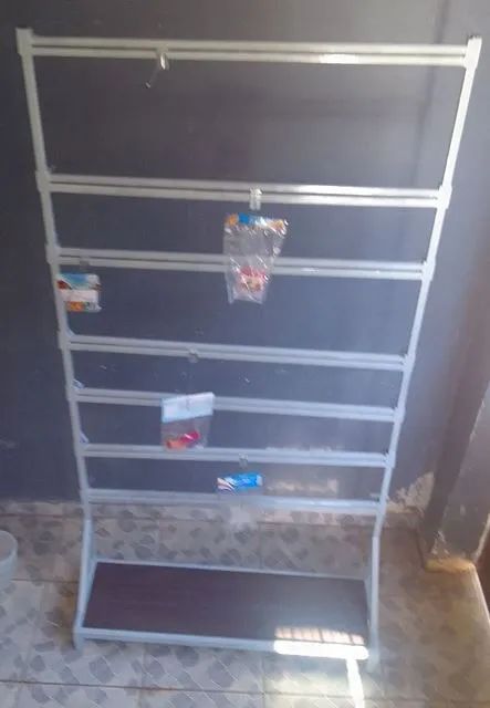 Estantes/Ganchos com prateleiras e travessas móvel para ganchos - Foto 2