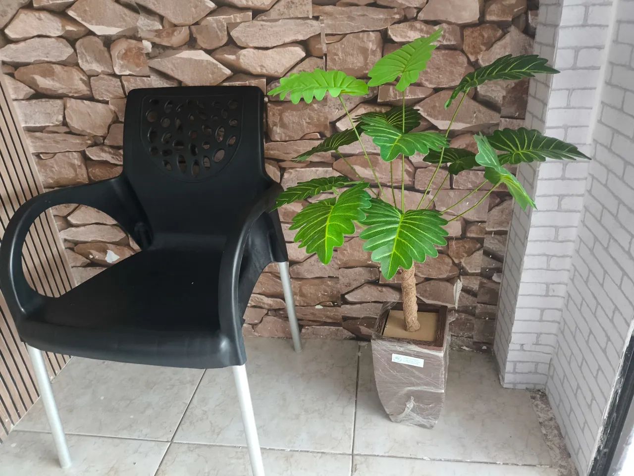 Planta artificial com jarro decoração  - Foto 2