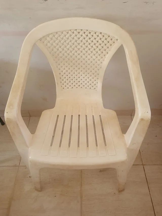 Cadeira de plástico 