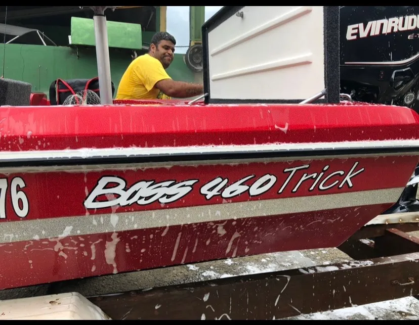 Vendo Bass Boat trick 460 muito lindo e conservado!
