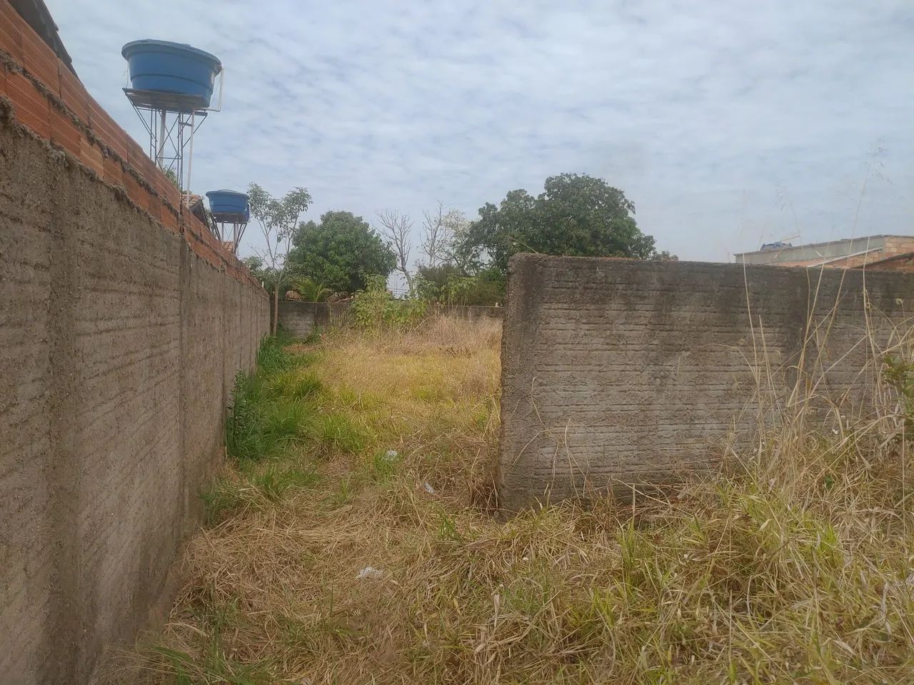 Excelente lote com 675 M2 em avenida. Em Senador Canedo - Foto 3