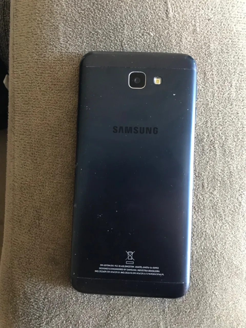 J5 pro conservado
