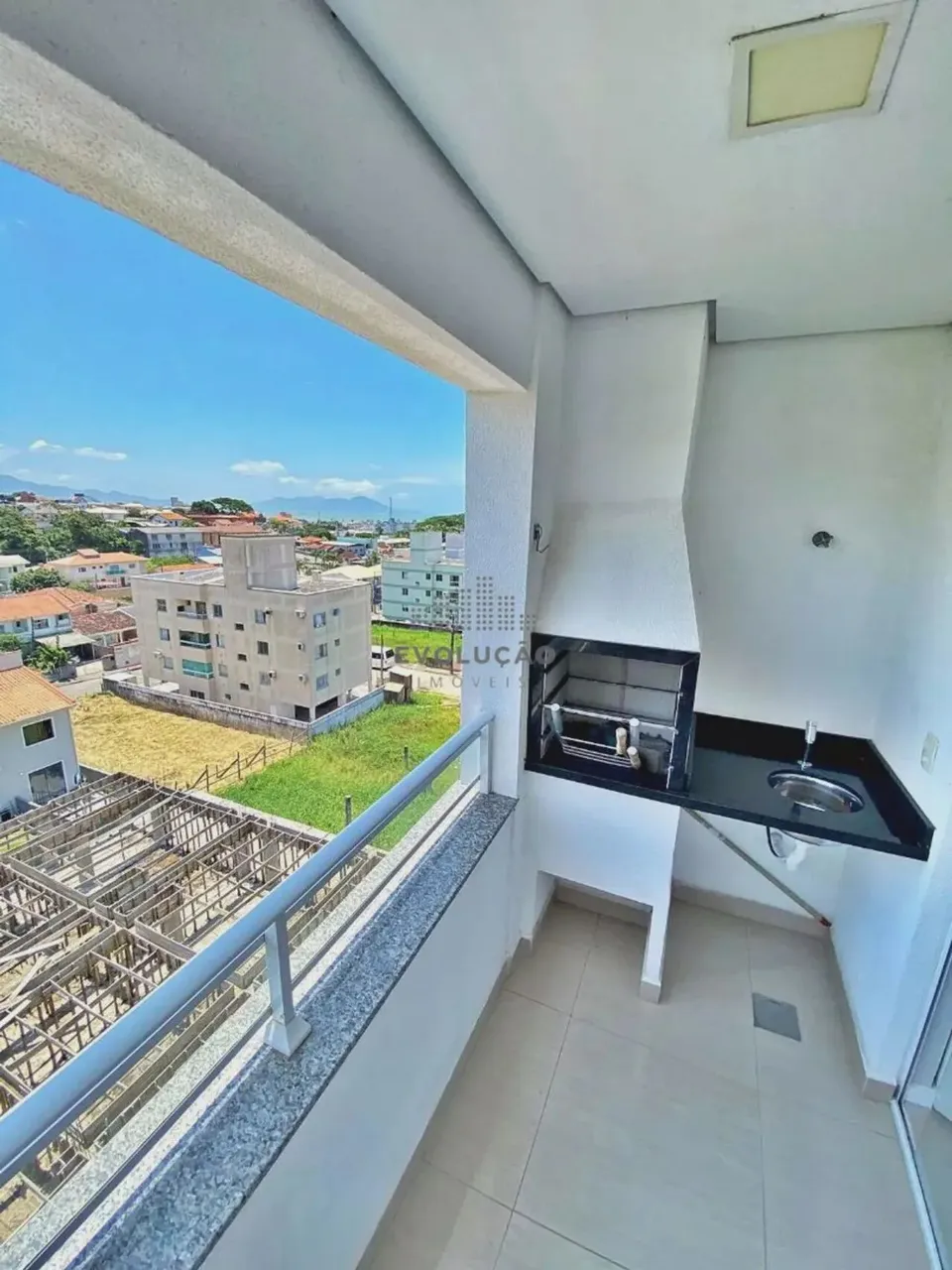 Apto para venda com 2 quartos na Serraria - São José - SC