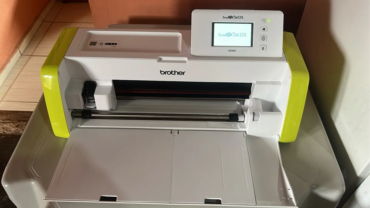 Brother ScanNCut DX SDX85 - Ideal para Corte e Desenho