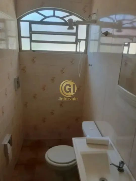 OPORTUNIDADE ÚNICA! IMÓVEL DE 450 M² COM GARAGEM EM JACAREÍ SP - Foto 2