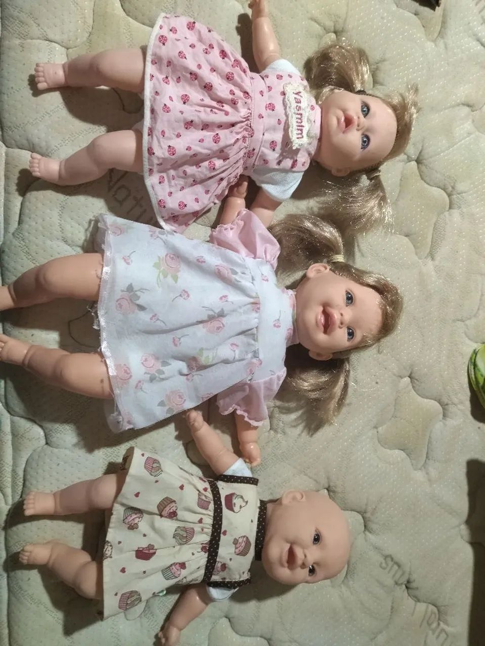 3 Bonecas Bebês para Coleção - Foto 2