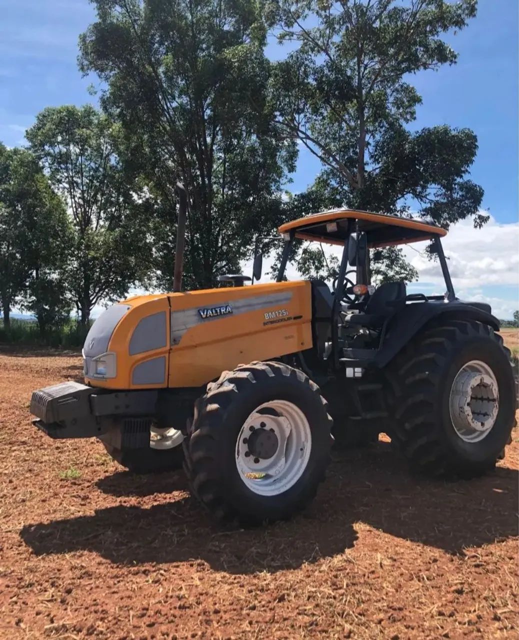 Trator Valtra BM 125 - Foto 2