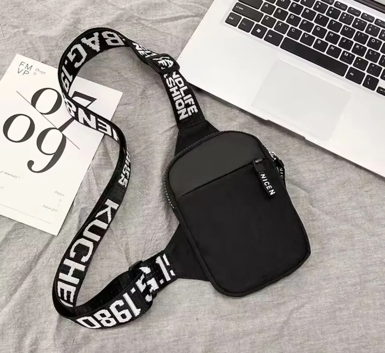 Bolsa de Ombro Masculina
