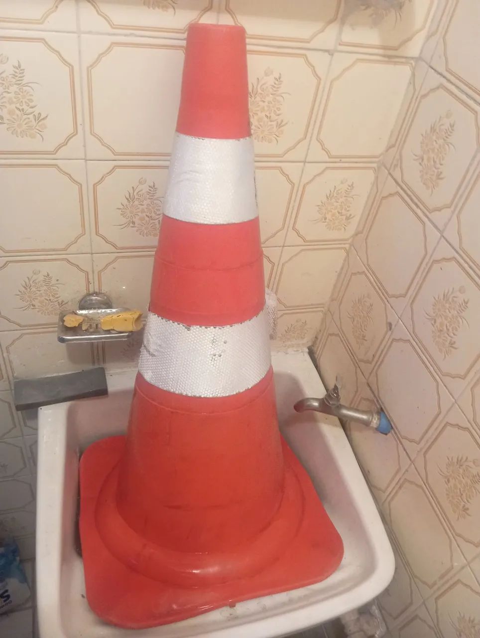 Large Rubber Cone64960509952898121