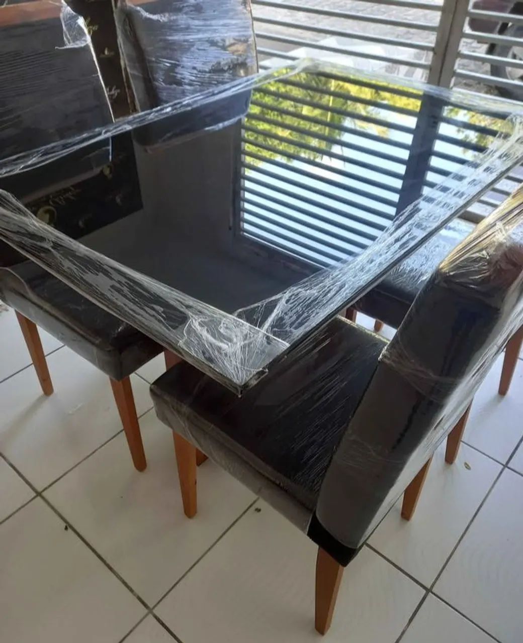 Dining Table with Chairs - New!64166927250817123