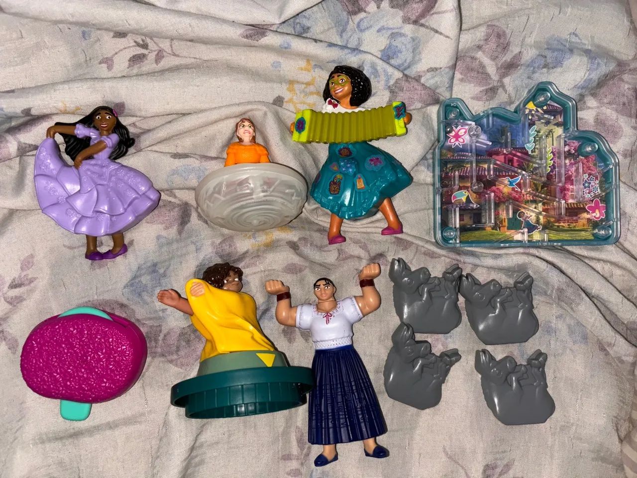 Bonecos Encanto Disney Mc lanche feliz  - Foto 2