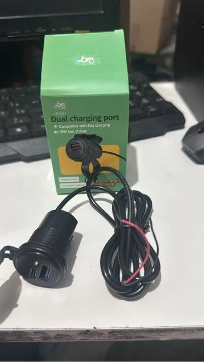 Carregador Duplo para Moto ? tipo c e USB - Rápido e Seguro - Foto 3
