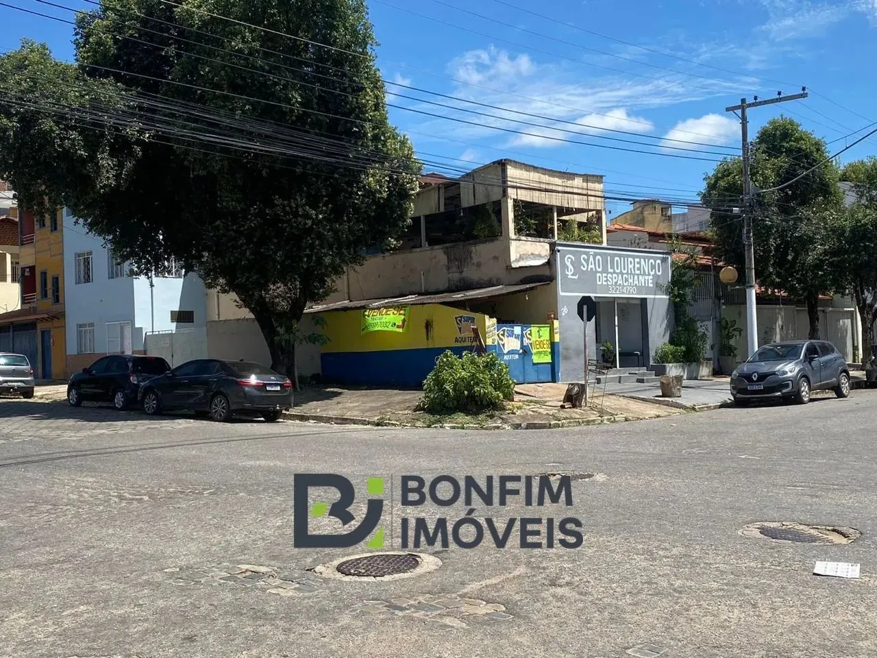Oportunidade única! 02 Casas + Ponto Comercial na Vila Bretas GV!