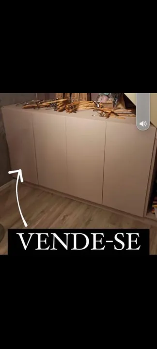 Armário de madeira grande e muito bom