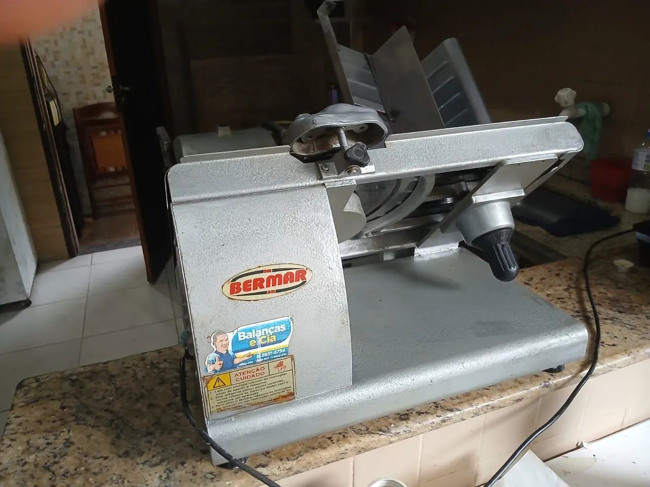 Fatiador de frios semi automático Bermar