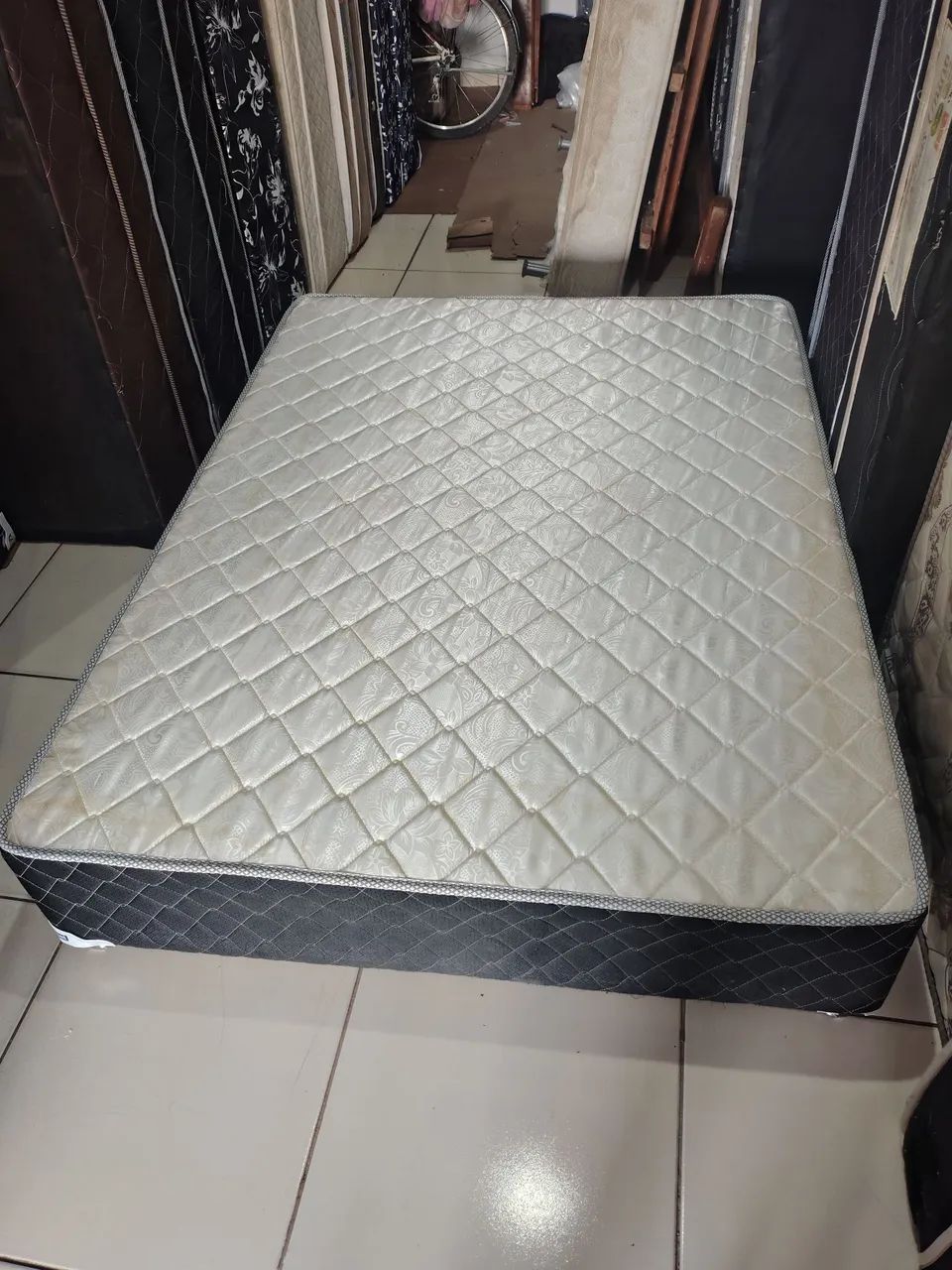 BASE DE CAMA CASAL SEMI NOVA R$300 ENTREGA GRÁTIS  - Foto 4