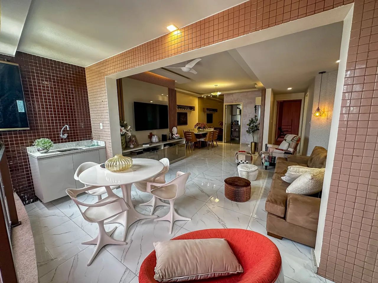 Apartamento com vista para o mar em prédio moderno - Foto 4