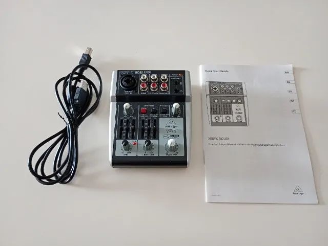 Mesa de som Behringer 302 USB Xenyx