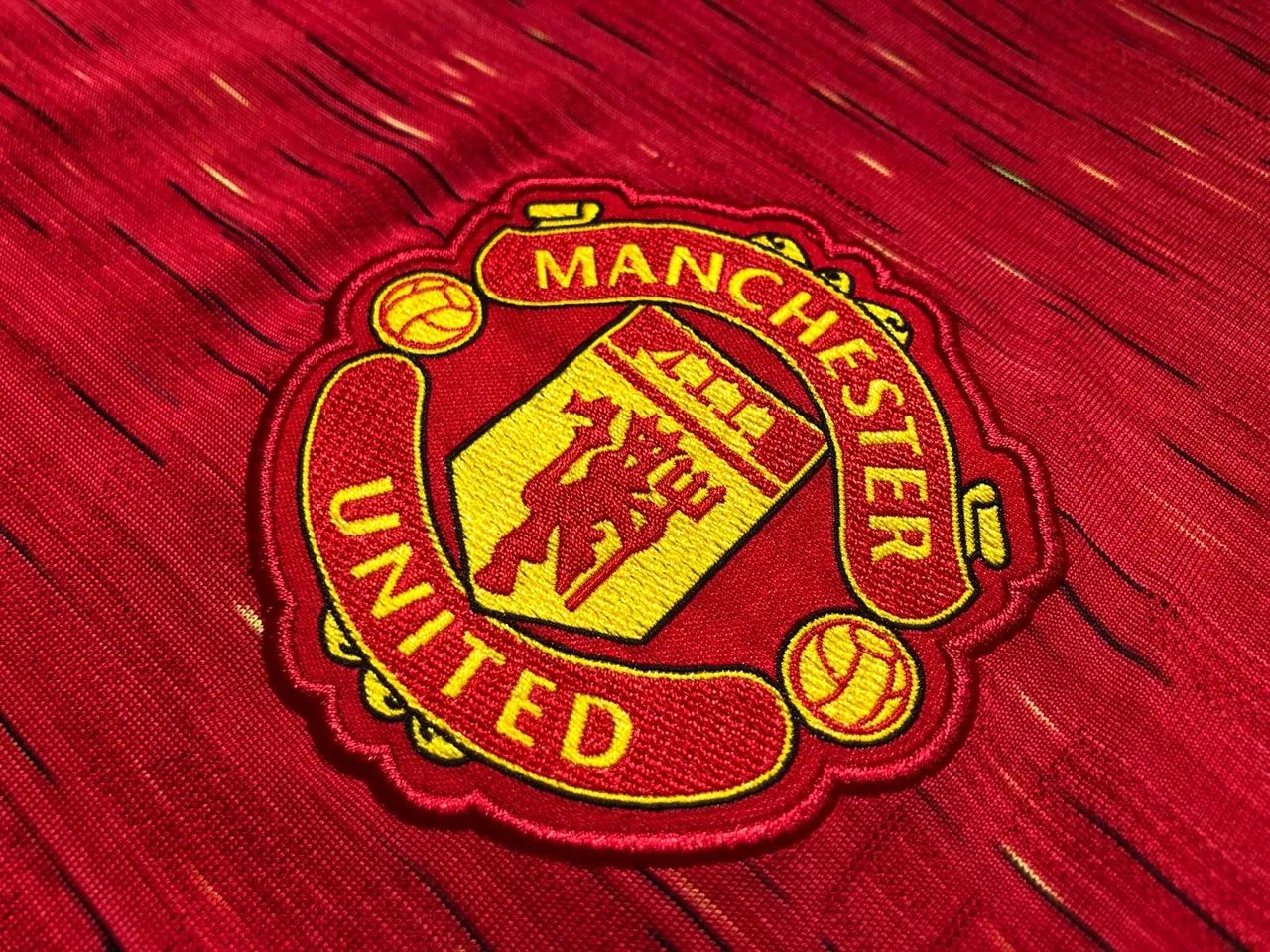 Camiseta oficial Manchester United Adidas 2020/21 - Tamanho M, sem número - Foto 3