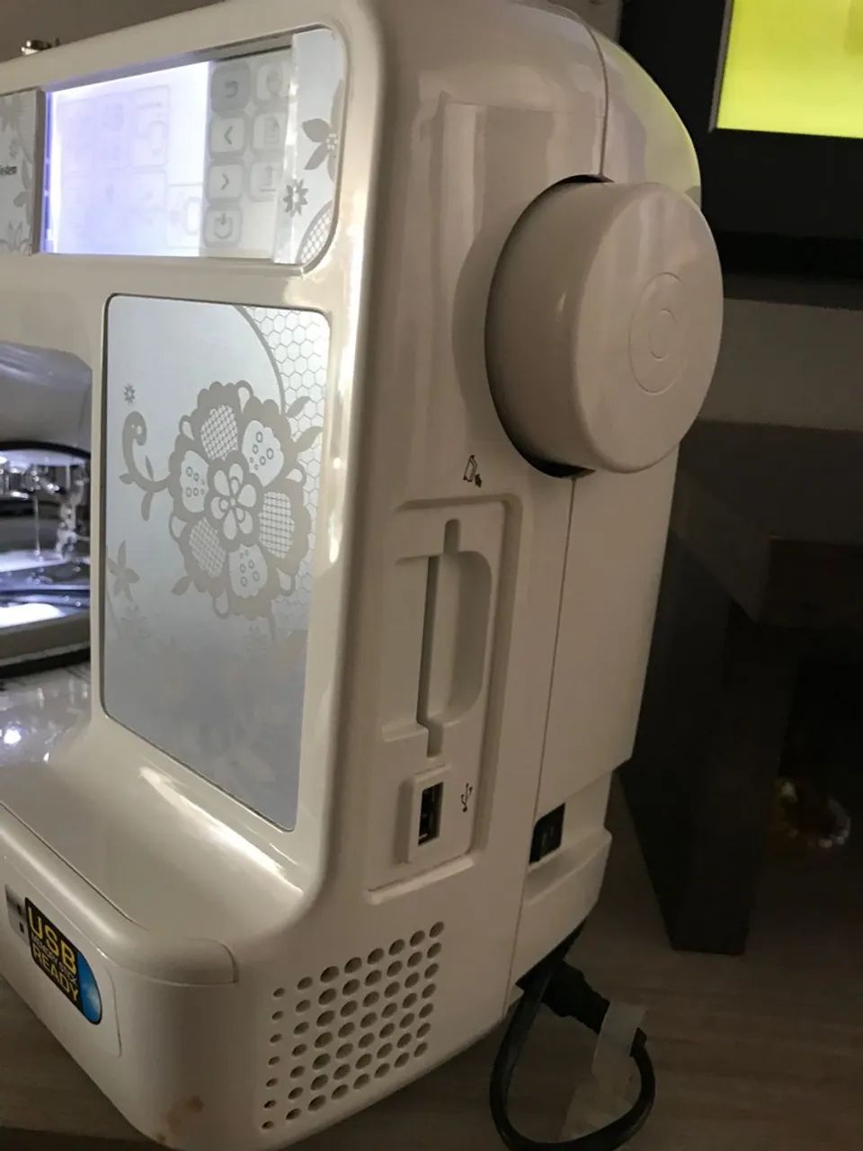 Máquina PE 450 de bordar 