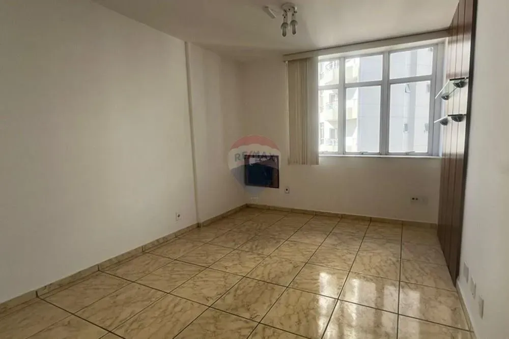 Sala Comercial para Locação no Centro de Juiz de Fora com Vaga de Garagem