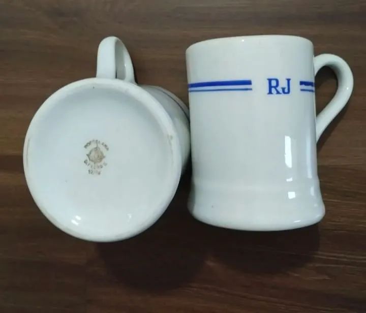 Canecas de porcelana antigas  - Foto 2