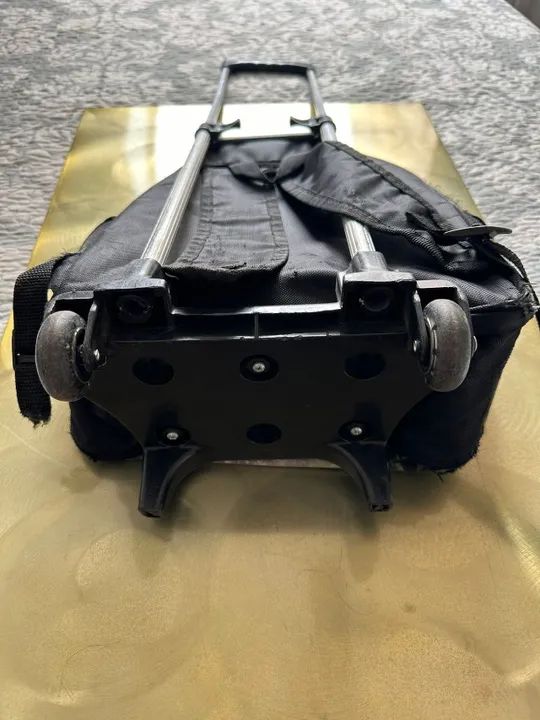 Kit mochila de rodinhas, lancheira e estojo Hulk - Foto 4